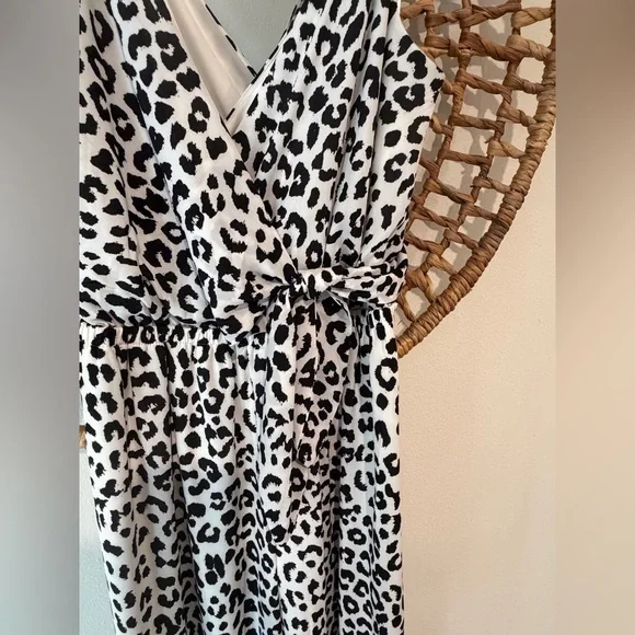 Express Leopard Print Jumpsuit - Picture 2 of 3